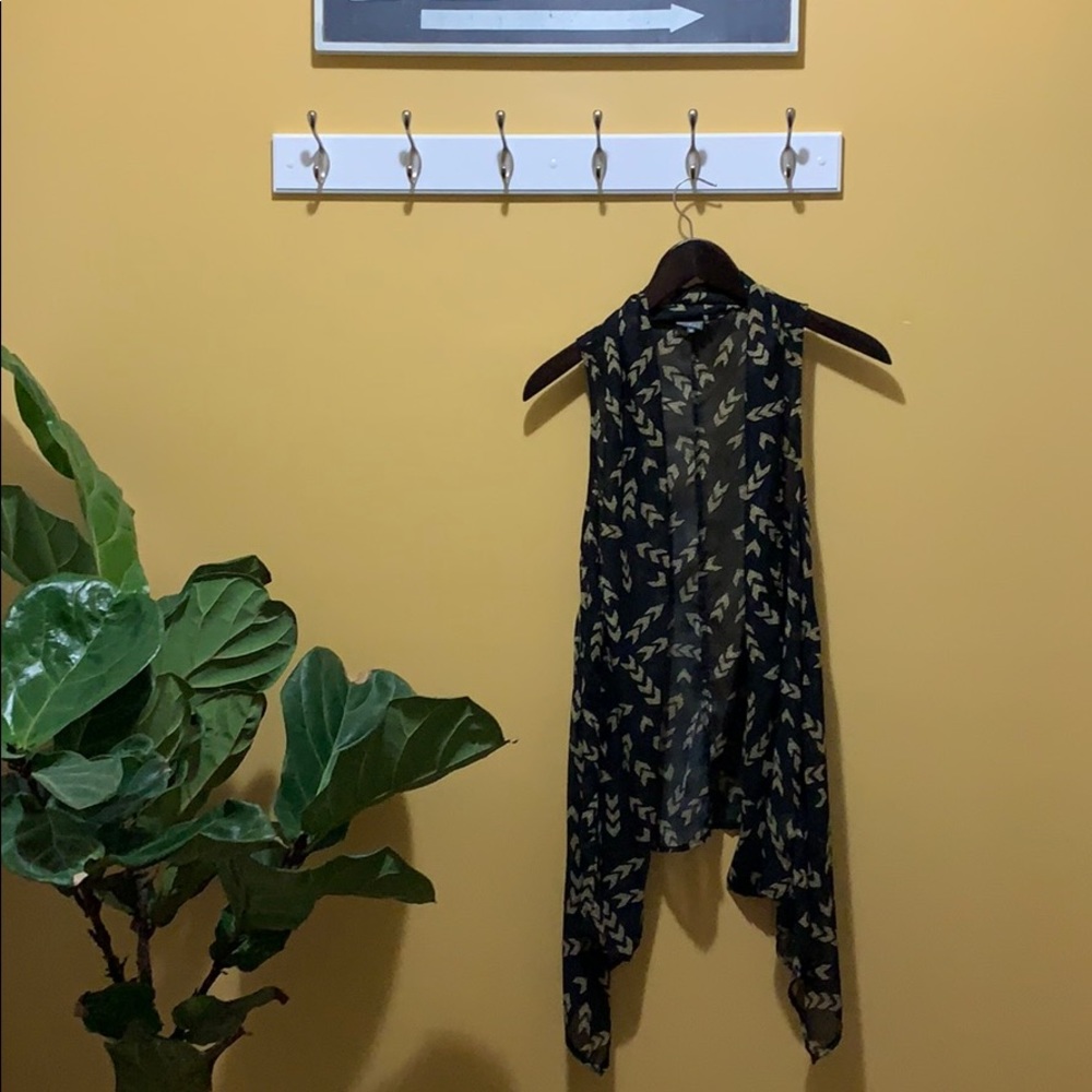 Patterned vest - Picture 2 of 5